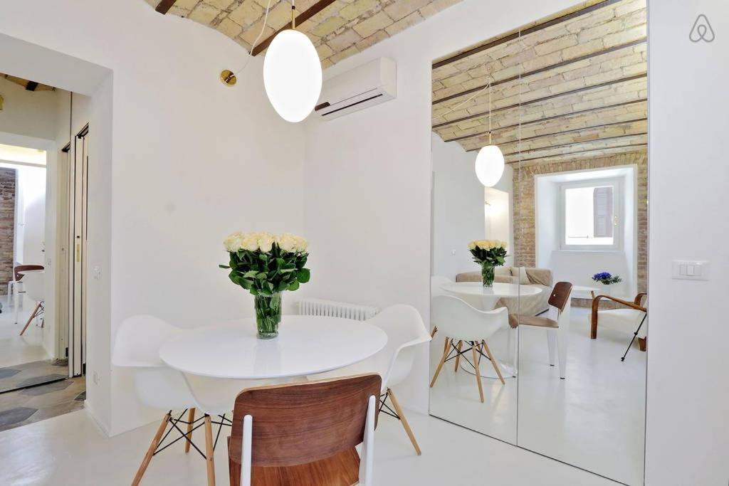 Apartment Ych-charming Flat Near Colosseum Rom